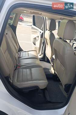 Внедорожник / Кроссовер Ford Escape 2016 в 