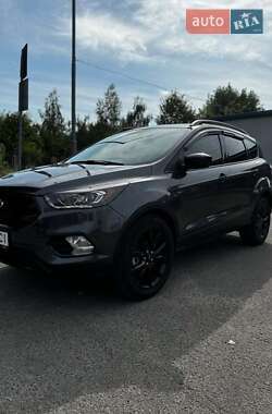 Внедорожник / Кроссовер Ford Escape 2018 в 