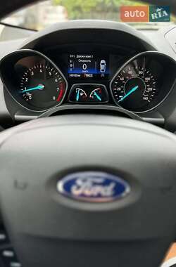 Внедорожник / Кроссовер Ford Escape 2018 в 