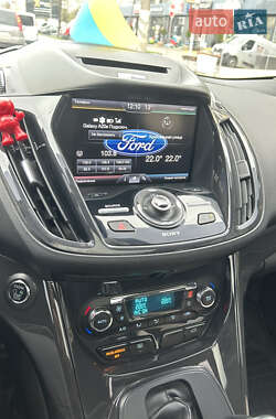 Внедорожник / Кроссовер Ford Escape 2015 в 