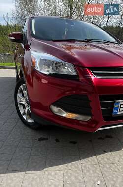 Позашляховик / Кросовер Ford Escape 2013 в 