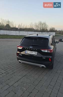 Внедорожник / Кроссовер Ford Escape 2020 в 
