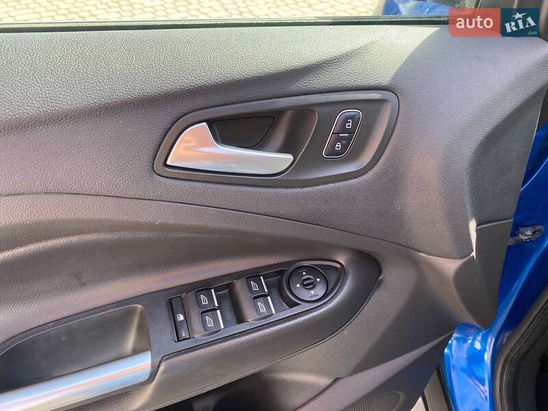 Позашляховик / Кросовер Ford Escape 2017 в Львові