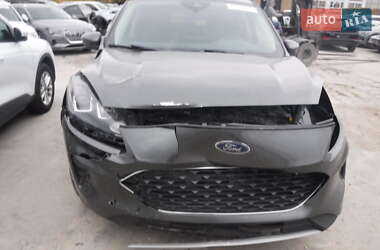 Внедорожник / Кроссовер Ford Escape 2020 в 