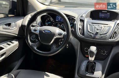 Внедорожник / Кроссовер Ford Escape 2015 в 