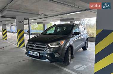 Внедорожник / Кроссовер Ford Escape 2017 в 