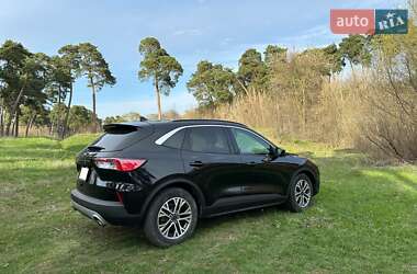Внедорожник / Кроссовер Ford Escape 2022 в 