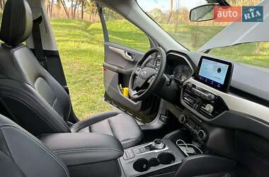 Внедорожник / Кроссовер Ford Escape 2022 в 