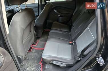 Внедорожник / Кроссовер Ford Escape 2015 в 