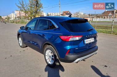 Внедорожник / Кроссовер Ford Escape 2020 в 