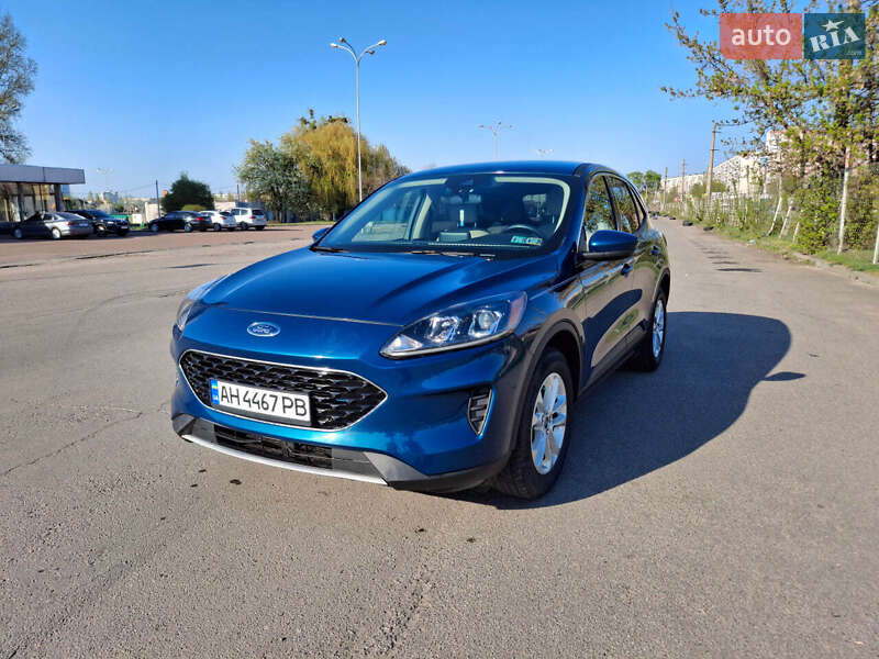 Внедорожник / Кроссовер Ford Escape 2020 в 