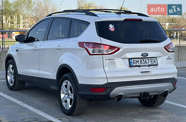 Внедорожник / Кроссовер Ford Escape 2014 в 