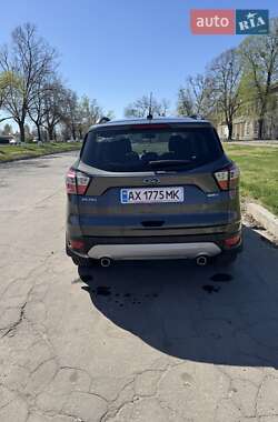 Внедорожник / Кроссовер Ford Escape 2018 в 