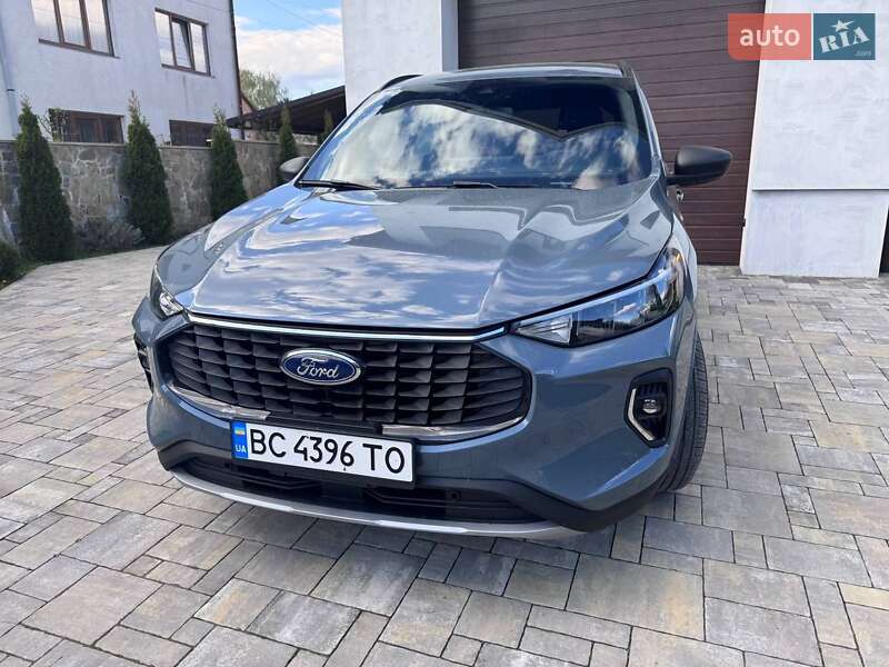 Позашляховик / Кросовер Ford Escape 2023 в 