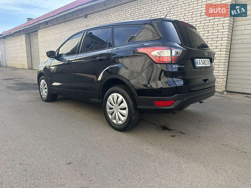 Внедорожник / Кроссовер Ford Escape 2017 в Киеве