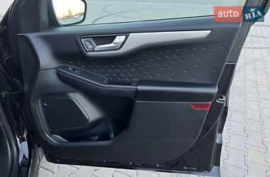 Внедорожник / Кроссовер Ford Escape 2020 в 