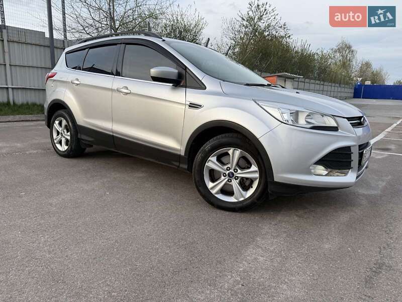 Позашляховик / Кросовер Ford Escape 2014 в 