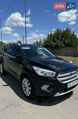 Внедорожник / Кроссовер Ford Escape 2016 в 