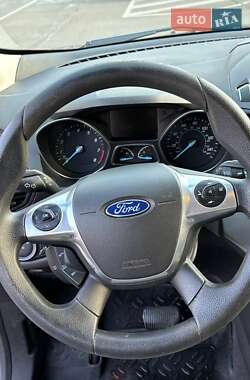 Внедорожник / Кроссовер Ford Escape 2014 в 