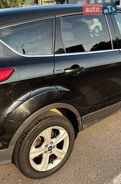 Внедорожник / Кроссовер Ford Escape 2014 в 