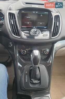 Внедорожник / Кроссовер Ford Escape 2014 в 