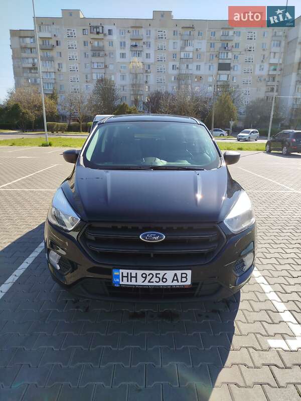 Внедорожник / Кроссовер Ford Escape 2017 в Южном