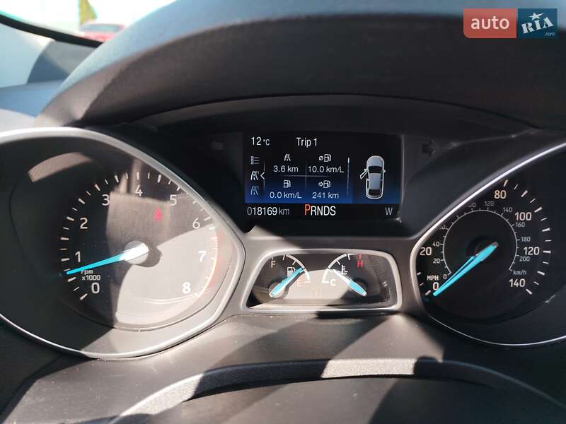 Внедорожник / Кроссовер Ford Escape 2017 в Южном