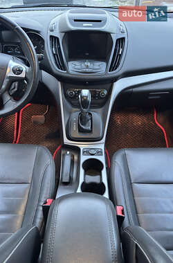 Позашляховик / Кросовер Ford Escape 2014 в 