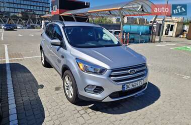 Внедорожник / Кроссовер Ford Escape 2019 в 
