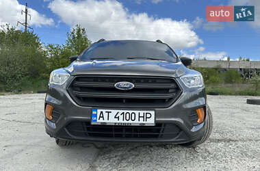 Внедорожник / Кроссовер Ford Escape 2016 в 
