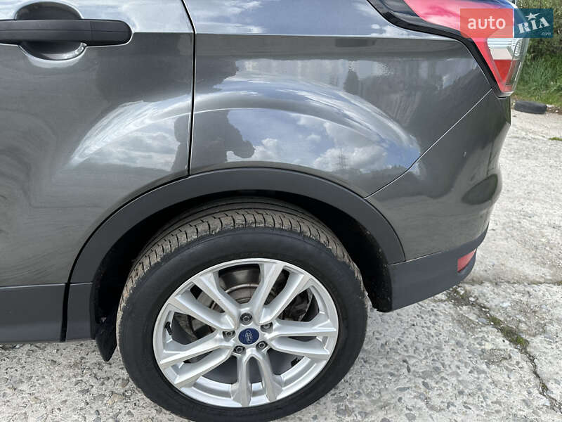 Внедорожник / Кроссовер Ford Escape 2016 в Коломые