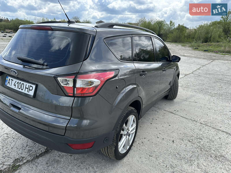Внедорожник / Кроссовер Ford Escape 2016 в Коломые