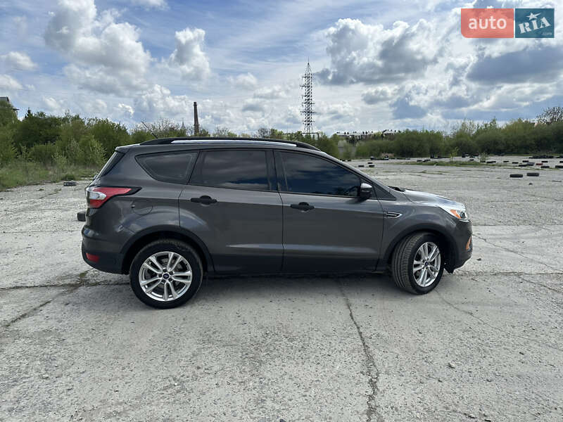Внедорожник / Кроссовер Ford Escape 2016 в Коломые