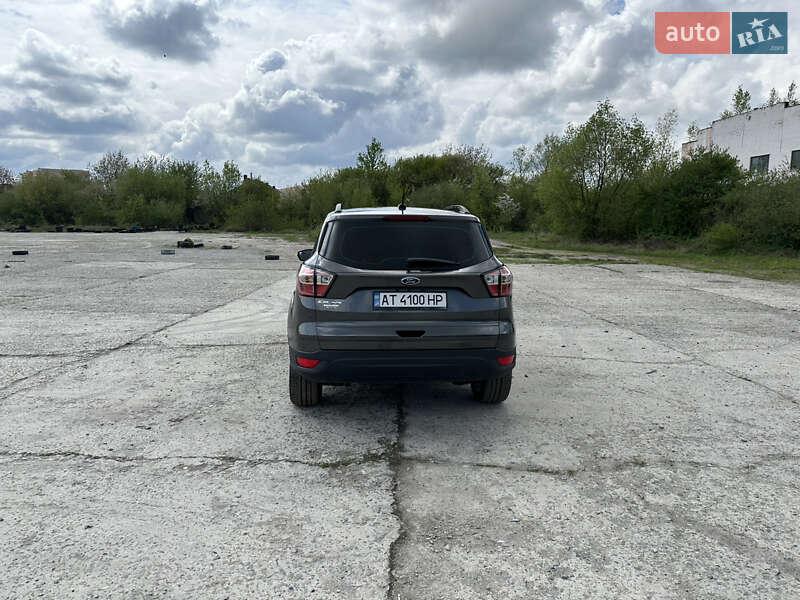 Внедорожник / Кроссовер Ford Escape 2016 в Коломые