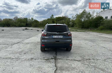 Внедорожник / Кроссовер Ford Escape 2016 в 