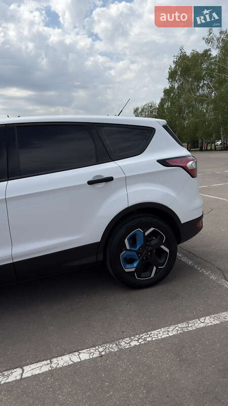 Позашляховик / Кросовер Ford Escape 2016 в Кривому Розі