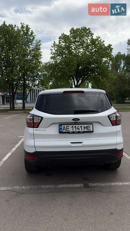 Позашляховик / Кросовер Ford Escape 2016 в Кривому Розі