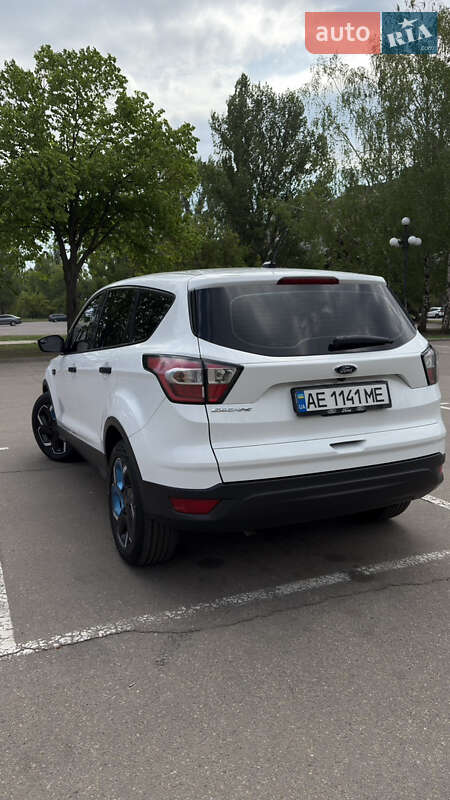 Позашляховик / Кросовер Ford Escape 2016 в Кривому Розі