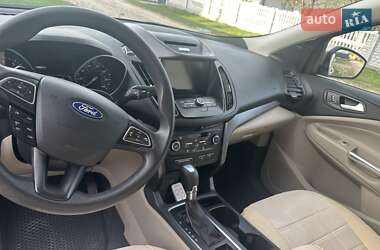 Внедорожник / Кроссовер Ford Escape 2016 в 