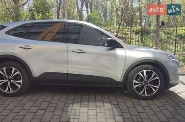 Внедорожник / Кроссовер Ford Escape 2022 в 