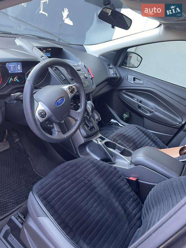 Позашляховик / Кросовер Ford Escape 2015 в Дніпрі