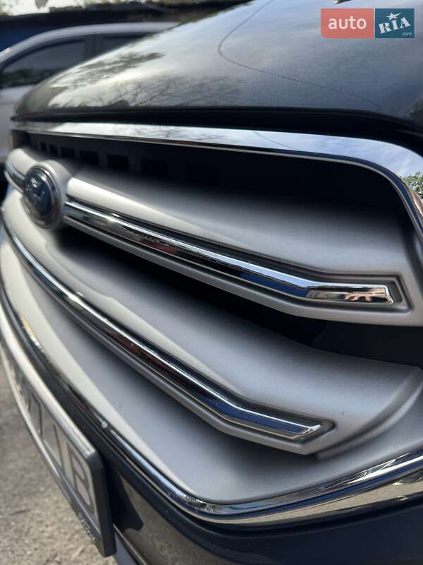Внедорожник / Кроссовер Ford Escape 2018 в Киеве