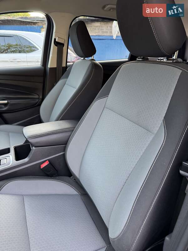 Внедорожник / Кроссовер Ford Escape 2018 в Киеве