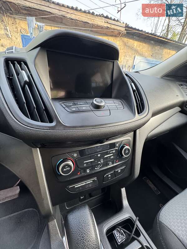 Внедорожник / Кроссовер Ford Escape 2018 в Киеве