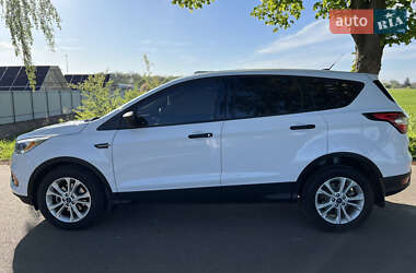 Позашляховик / Кросовер Ford Escape 2016 в 