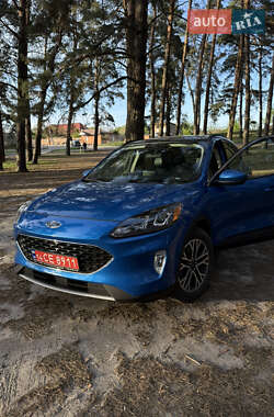 Внедорожник / Кроссовер Ford Escape 2020 в 