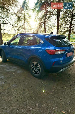 Внедорожник / Кроссовер Ford Escape 2020 в 