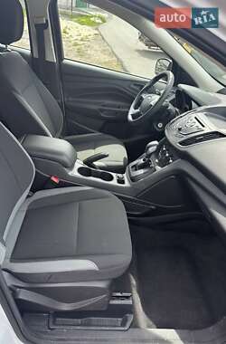 Внедорожник / Кроссовер Ford Escape 2015 в 