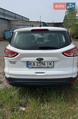 Внедорожник / Кроссовер Ford Escape 2015 в 