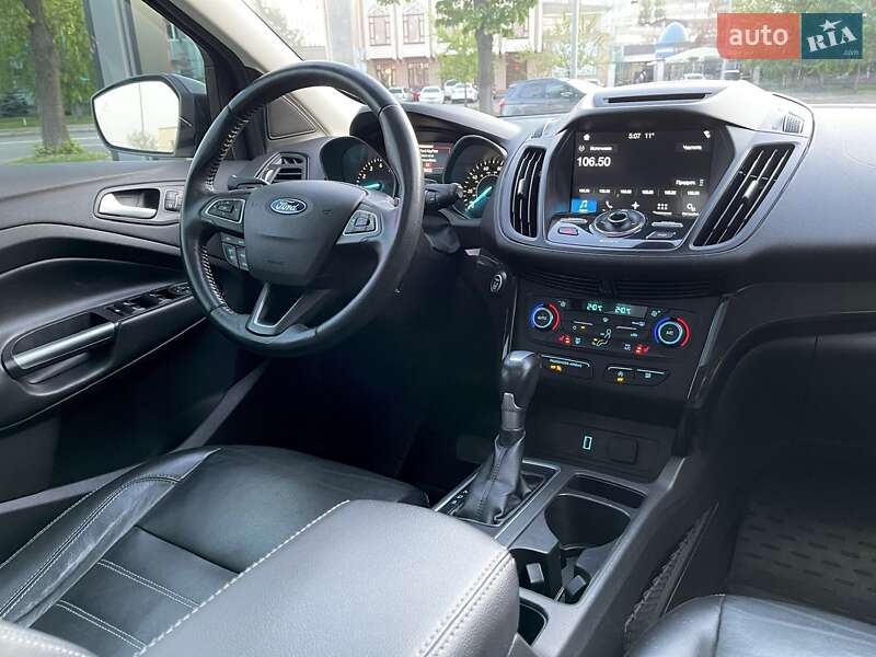 Внедорожник / Кроссовер Ford Escape 2017 в Киеве